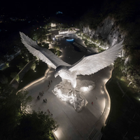 Sculpture d'aigle moderne en métal, statue d'oiseau en acier inoxydable pour entrée de complexe hôtelier, place publique, projet de paysagisme extérieur