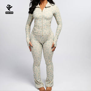 Ensemble de survêtement OEM imprimé léopard à fermeture éclair, deux pièces, haut moulant à trous pour les pouces, pantalon évasé taille haute, pour le fitness, la gym et le <span class=keywords><strong>jogging</strong></span> - Product Image 4