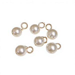 Pendientes de Aro Hechos a Mano con Baño de Oro y Perlas de Imitación, Joyería Clásica Ecológica para Bodas y Fiestas - Product Image 1