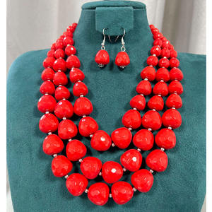 स्रोत कारखाने थोक अनुकूलन 3-परत अनियमित मोती हार की मिट्टी कई रंगों और शैलियों में महिलाओं के लिए सेट - Product Image 5