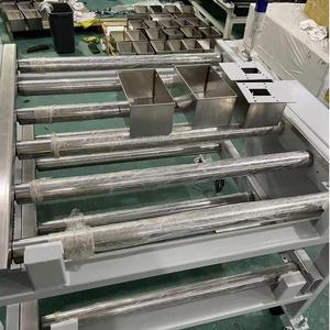 Ayarlanabilir hız çift zincir motorlu palet makaralı konveyör düz eğri paslanmaz karbon çelik üretim tesisi için yeni - Product Image 5