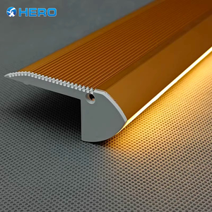 Profilés <span class=keywords><strong>de</strong></span> <span class=keywords><strong>marche</strong></span> d'<span class=keywords><strong>escalier</strong></span> en PVC <span class=keywords><strong>LED</strong></span> modernes et durables, découpés et pliés, pour les zones à fort trafic HERO METAL - Product Image 1