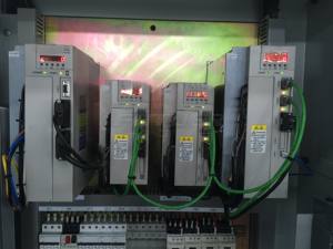 Centre d'usinage vertical de perçage et de taraudage avec rigidité et stabilité thermique - Product Image 3