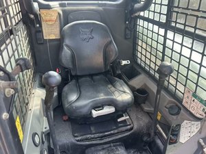 Chargeuse compacte Bobcat 550 d'occasion, machine d'occasion avec une capacité de godet de 1,2 m, garantie d'un an - Bonne qualité et abordable - Product Image 3