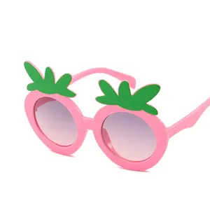 Neue Erdbeer Jungen und Mädchen Cartoon Kinder Mode Geschenk UV400 Schutz Sonnenbrillen benutzer definierte Logo-Farben