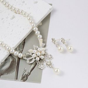 Parure de bijoux de mariée classique : collier, boucles d'oreilles et bracelet en perles – Ensemble trois pièces - Product Image 4