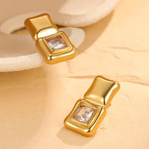 Pendientes de circonita cuadrados grandes con orificios, pendientes de acero inoxidable de moda para hombre y mujer - Product Image 3