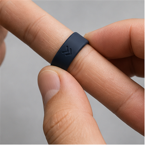 Coque de protection en silicone personnalisée pour Oura Ring 4 Gen 3, motif chevron marine, emblème flèche, adhérence sûre et antidérapante - Product Image 6