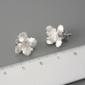 Venta al por mayor 18K chapado en oro plata esterlina 925 delicada <span class=keywords><strong>Malus</strong></span> <span class=keywords><strong>Spectabilis</strong></span> forma flor pendientes regalo joyería fina para mujeres regalos - Product Image 6