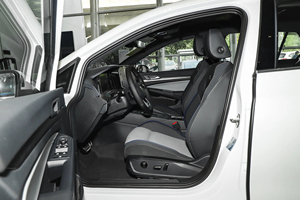 Voiture d'occasion à <span class=keywords><strong>prix</strong></span> avantageux <span class=keywords><strong>Golf</strong></span> <span class=keywords><strong>7</strong></span> <span class=keywords><strong>R</strong></span>-Line 1.4TSI Automatique Modèle 2018 <span class=keywords><strong>2019</strong></span> Conduite à gauche Véhicule familial 5 places - Product Image 4