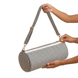 Elegante Bolsa de Transporte para Esterilla de Yoga Acolchada de Algodón, Hecha a Mano con Estampado Floral, para Mujeres, Fitness, Ejercicio, Pilates y Viajes - Product Image 1