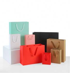 Boîte cadeau en papier kraft simple de haute qualité avec poignée pour mariages, anniversaires, fêtes, comprend un ruban accessoire pour la promotion - Product Image 3