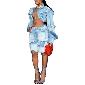 Ensemble deux pièces en jean délavé et patchwork style hip-hop vintage pour femme – Tendance - Product Image 3