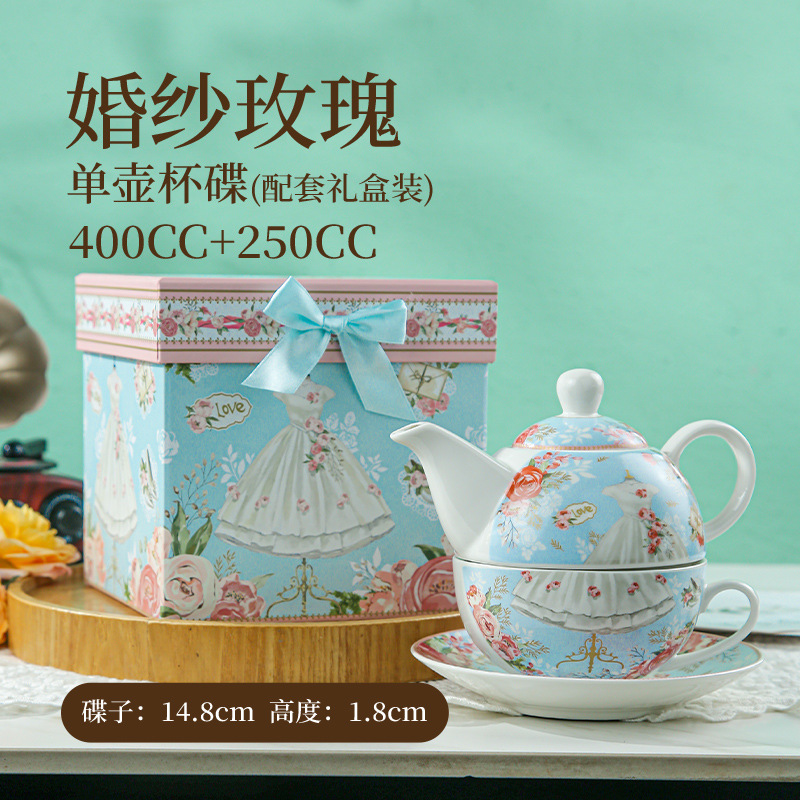 Juego de tetera con taza y platillo