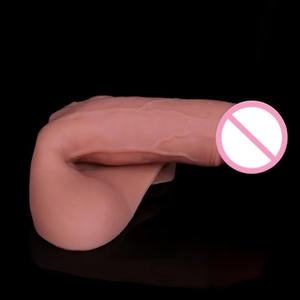 Dispositif de miction féminin portable en gros Les femmes se tiennent pour faire pipi Entonnoir en silicone avec un design en forme de pénis déguisé pour l'extérieur - Product Image 4
