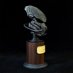 Estatua de Resina de la Máscara del Depredador de 6.3 Pulgadas, Réplica de Accesorio de Película - Product Image 2