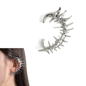 3 pièces de boucles d'oreilles à clip en forme d'os de dragon punk <span class=keywords><strong>pour</strong></span> femmes, sans perçage, bijoux de rue hip-hop, anneau et bracelet - Product Image 4
