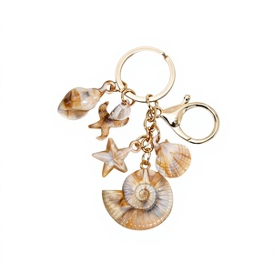 Wholesale Beach Keychain Handmade Seashell <b>Ornament</b> Natural <b>Shell</b> Gift Key Ring Travel Souvenir Supplier - Product Image 1