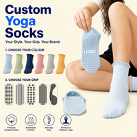 Chaussettes de Pilates en coton pour femmes avec logo personnalisé, bordure à volants, bandes antidérapantes, chaussettes de yoga, chaussettes de barre, chaussettes de fitness pour adultes