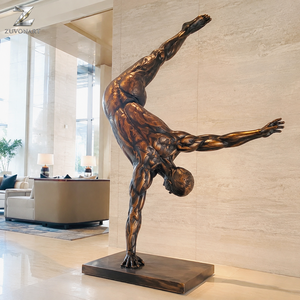 Scultura in Bronzo di Ginnasta, Statua di Figura Umana Acrobatica Fusa a Mano con Patina Anticata per Hall di Hotel, Palestre e Impianti Sportivi - Product Image 1