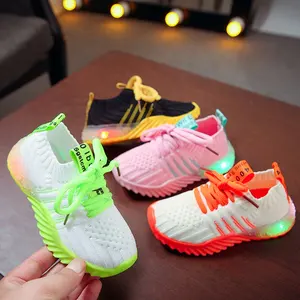 Sepatu Led Bersinar Bayi Perempuan, Sneaker Datar Keranjang Led Anak-anak Musim Semi Musim Gugur