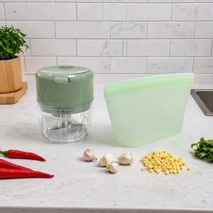 Hachoir Électrique Sans Fil en Plastique pour Aliments, Coupe-Légumes de Cuisine, Trancheuse Écologique Certifiée LFGB Smile Mom en ABS et PS - Product Image 1