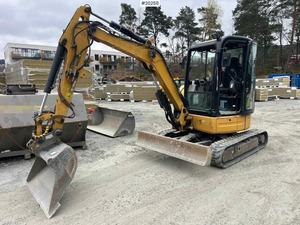 Pelle sur chenilles cat303.5ECR d'occasion 3,5 tonnes d'origine avec EPA CE Mini pelle agricole Caterpillar 303.5ECR - Product Image 2