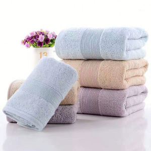 Toalla de Baño Cuadrada Desechable de Lujo para Hotel y Spa, de Microfibra de Bambú Blanca, Tejida, Antimicrobiana, de Secado Rápido, con Logotipo Personalizado de Fábrica China - Product Image 3