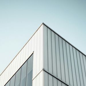 Panneaux de mur-rideau en aluminium modernes pour bâtiments de bureaux - Solution de façade extérieure écologique, isolante thermiquement et facile à assembler - Product Image 1