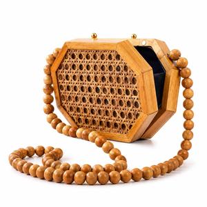 Bolso de Mano de Madera con Forma Octogonal, Frente de Mimbre Tejido, Correa de Hombro con Cuentas Marrones Naturales y Marco Geométrico para Mujer - Product Image 2