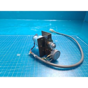 Ensemble moteur à engrenages CC et potentiomètre COPAL JP-30 + LC22G-107, d'occasion, pièces d'équipement semi-conducteur d'époque - Product Image 6