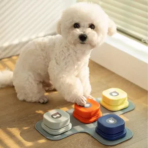 Boutons de <span class=keywords><strong>chien</strong></span> pour la <span class=keywords><strong>communication</strong></span> Boutons de conversation pour dressage de <span class=keywords><strong>chien</strong></span> Clicker de <span class=keywords><strong>chien</strong></span> avec <span class=keywords><strong>tapis</strong></span> et autocollants 4 paquets-<span class=keywords><strong>Tapis</strong></span> en caoutchouc - Product Image 1