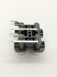 Conector hembra de altavoz de audio y video RCA Carcasa negra de cuatro caras - Product Image 4