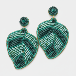 Boucles d'oreilles en tissu avec perles et broderies à la main - Product Image 1