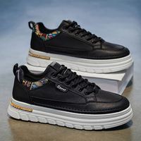 Baskets décontractées pour hommes, nouvelle collection printemps, prix de gros, best-seller, polyvalentes, style skateboard, rehaussantes, blanches, sportives et tendance