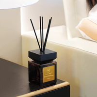 Diffuseur de parfum d'ambiance personnalisé en verre noir carré de 100 ml avec bâtonnets en fibre noire, huile parfumée, coffret cadeau, vente en gros