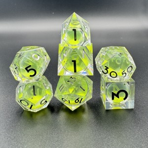 Ensemble de dés DND à noyau liquide sable mouvant bleu rose, 7 pièces, dés à bords vifs pour jeux de rôle, Dungeons and Dragons, TTRPG, boîte cadeau, faits à la main - Product Image 3