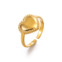 Cincin Bentuk Hati Bahan Stainless Steel Gaya Eropa dan Amerika, Trendi dan Serbaguna dengan Ukuran yang Dapat Disesuaikan, Lapisan Emas 18K