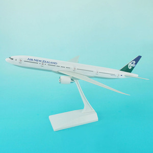 Modèle d'avion en plastique à aile fixe <span class=keywords><strong>AIR</strong></span> NEW ZEALAND B777-300 37cm à l'échelle 1:200 - Cadeau d'affaires personnalisable certifié GS - Product Image 1