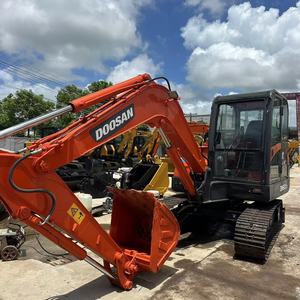 รถขุดดิน Doosan DH60-7 ขนาด 6 ตัน พร้อมบุ้งกี๋ขุดดินสำหรับงานก่อสร้าง - Product Image 5