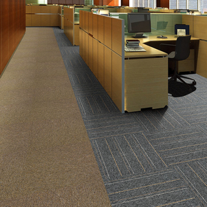 Vente en gros de tapis Carreaux de tapis de luxe imprimés en peluche pour bureau commercial 50x50 - Product Image 4