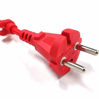 Câble d'extension d'alimentation CA avec fiche Schuko CEE7/17 à 2 broches de couleur rouge et fiche IEC C17 à angle de 90 degrés pour équipement électrique