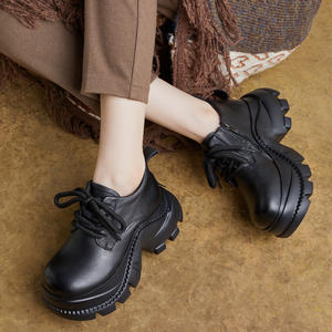 Zapatos de cuero retro de punta redonda con cordones y plataforma de cuña, estilo casual, con tacón elevado, novedad de otoño. - Product Image 3