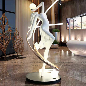 Lampada da Terra a LED di Alta Qualità dal Design Moderno e Minimalista, Luce da Angolo Artistica e Decorativa di Lusso a Forma di Dea Danzante Creativa - Product Image 1