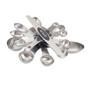 Ensemble de cuillères à mesurer magnétiques pleine grandeur avec niveleur - Product Image 4