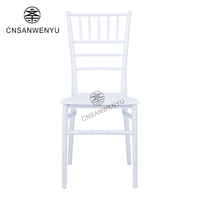 Vente en Gros Chaises de Repas Blanche en Plastique PP Empilables et Durables de Haute Qualité pour Banquets, Hôtels, Tiffany, Chiavari et Événements