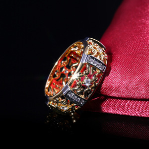 Anello con Design a Motivo Traforato Bicolore, Anello Classico da Donna - Product Image 4