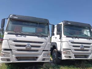 Sinotruk Howo 6x4 Tractor Camión Suspensión neumática Diesel Fast Euro 2 3 Emisión 40-50 Ton Cabeza de remolque usada Operado manualmente Barato - Product Image 4