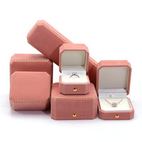 Boîte d'emballage de bijoux de tailles multiples Boîte à bijoux en velours bordé d'or haut de gamme Boîte à bagues pour colliers et bracelets avec insert