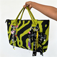 Sac fourre-tout en jacquard tricoté 20L avec broderie, fermeture ouverte, mode féminine, shopping quotidien, vente en gros, logo personnalisé